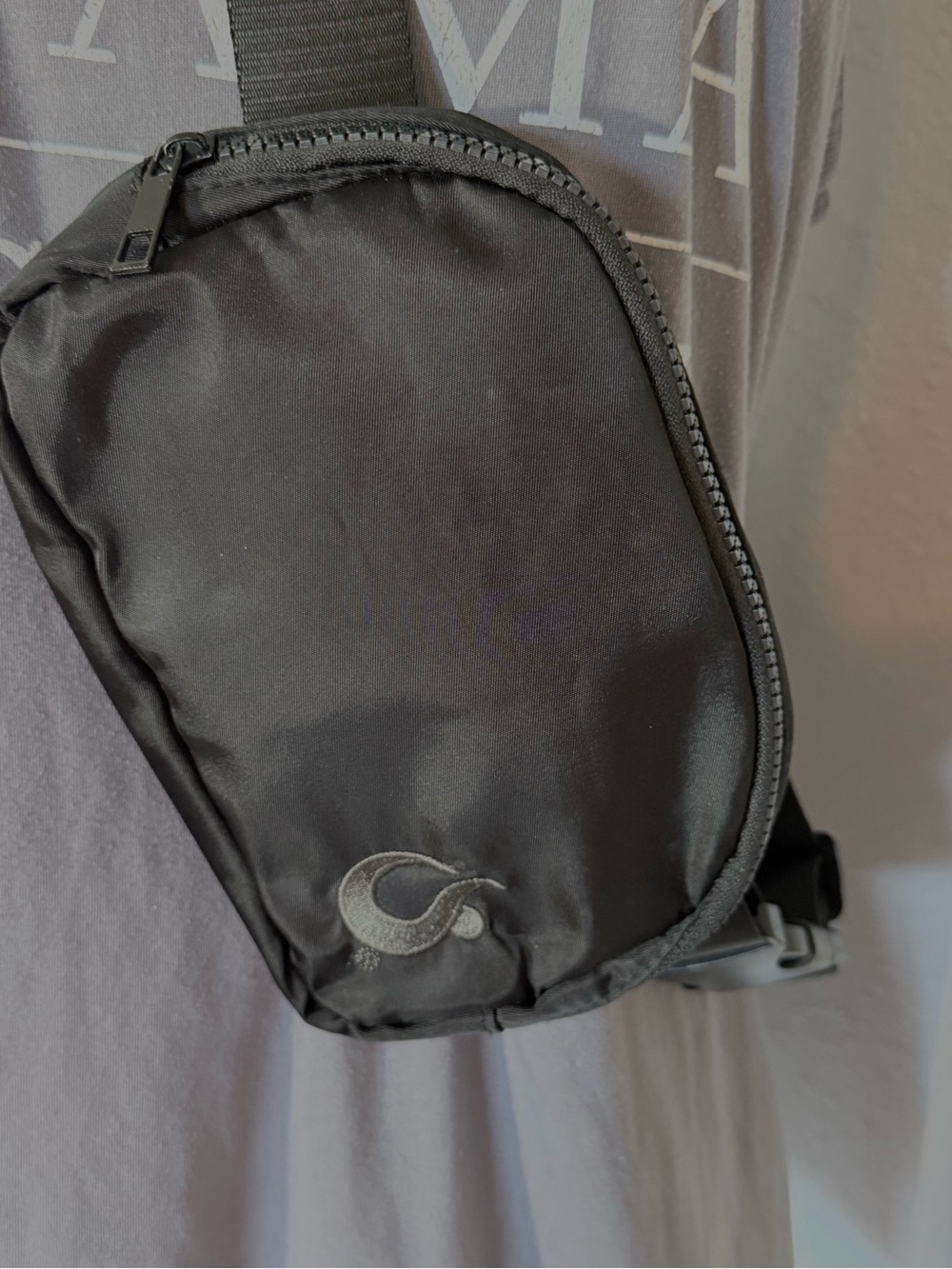 Hotworx - Black Crossbody Sling Bag - Picture 2 of 4